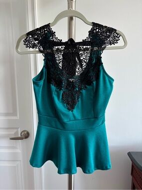 Vintage Sleeveless Teal Green Peplum Top with Black Lace Detail - Size XS
